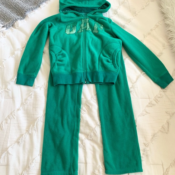 Rare GAP Jogger Set - Picture 2 of 2